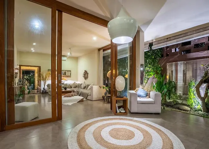 Cc- Cosy 2bdrs - Enclosed And Open Living Area *